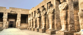 Ruins-statues-Karnak-Egypt